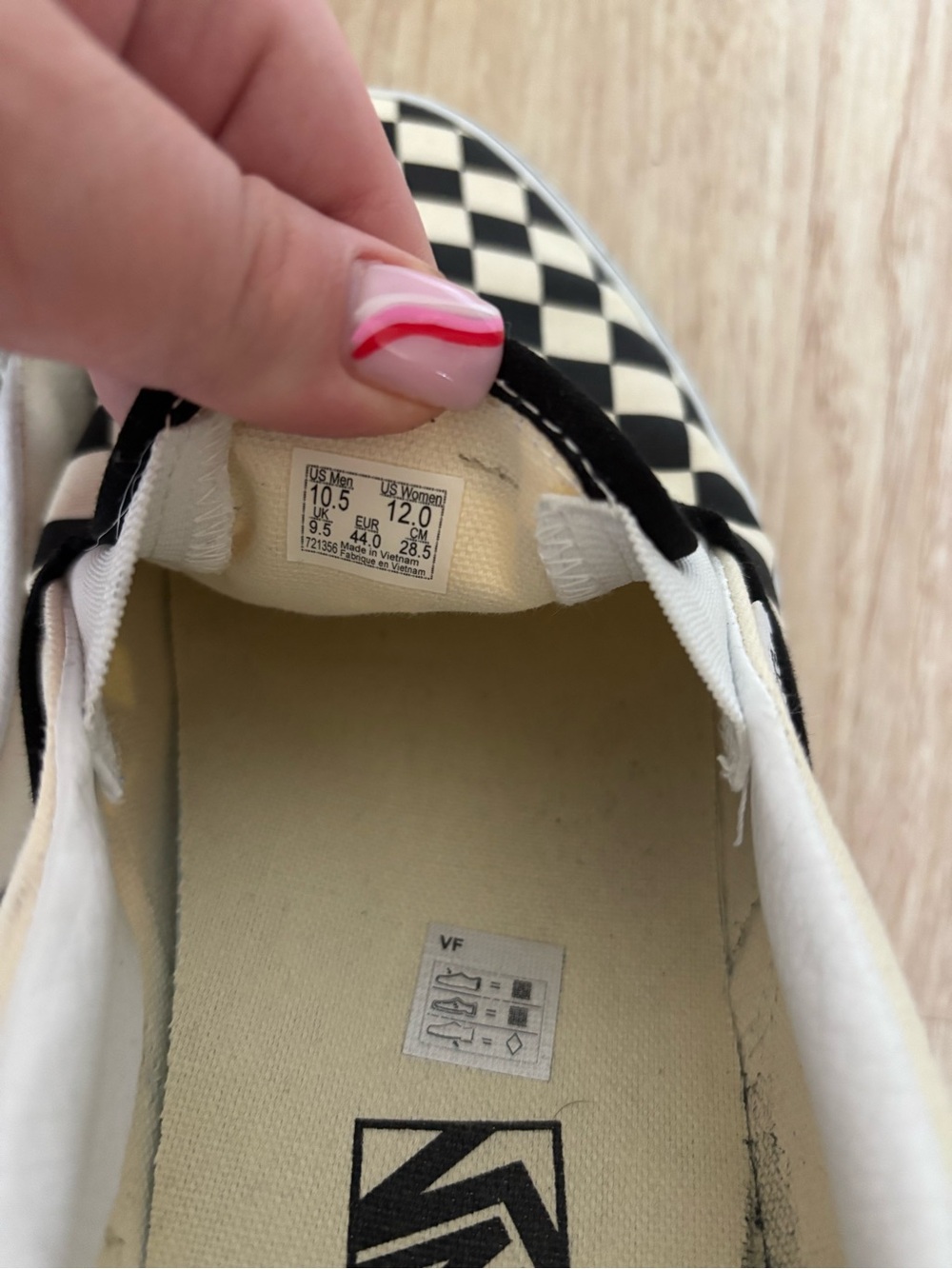 Vans Unisex Wide Classic Slip-On Checkerboard Sneakers - Black/White - Picture 4 of 6